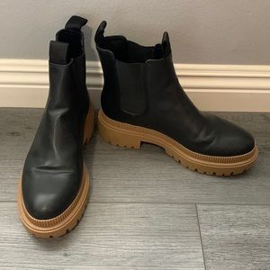 Hardly worn (1-2x) blck/brown H&M booties.